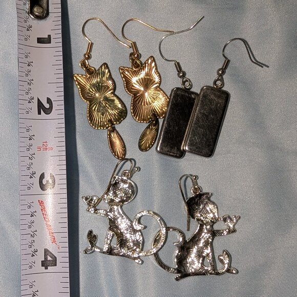 $3 with Bundle ~ Cat Earring Lot 5080 - Picture 5 of 5